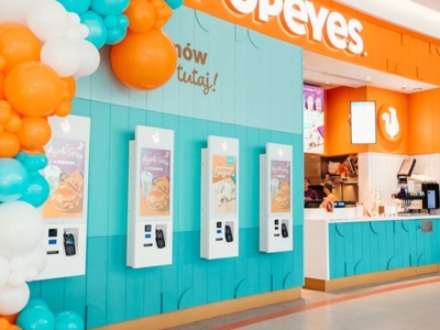 Darmowy kurczak, koncert i kolejki. Popeyes wjeżdża do Białegostoku