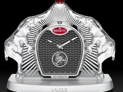 To Bugatti możesz postawić na stole. Odmierzy Ci czas i wyczyści portfel