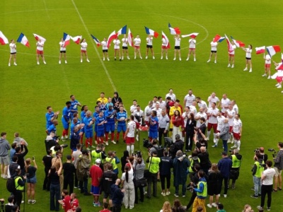 Mecz Gwiazd Polska – Francja. Wyrównana rywalizacja piłkarskich legend