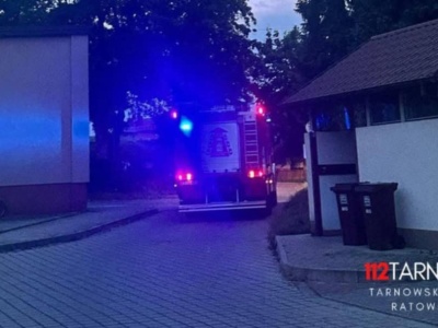 Gaz na klatce mieszkania tarnowskiego bloku
