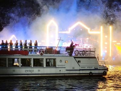 Smoki zeszły na drugi plan. Pod Wawelem królowały światła, ogień i muzyka (ZDJĘCIA)