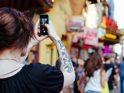 Zawód influencer. Pracuje na pół etatu, zarabia 10 tys. zł