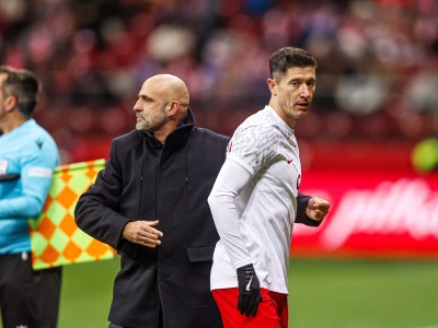 Lewandowski stracił opaskę kapitana przez telefon? “Nie było żadnej dyskusji”