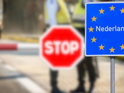 Potworny chaos na granicy holenderskiej: Mieszkańcy przejmują kontrolę na przejściach z Niemcami