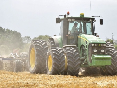 Ile zarabia pracownik w ukraińskim holdingu rolnym? W tym roku pensje wzrosły o 47 procent