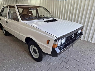 Stał w garażu ponad 40 lat. Fabrycznie nowy Polonez na sprzedaż. Cena zaskakuje