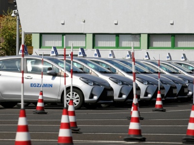 Nowe zasady egzaminu na prawo jazdy. Koniec z jazdą na pamięć na placu manewrowym?