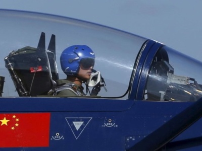 Bombowiec, który chciał być myśliwcem. Oto czym Chiny chcą podbić świat