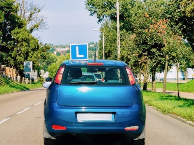 Kurs na prawo jazdy drożeje. Sprawdź, ile zapłacisz w 2025 roku