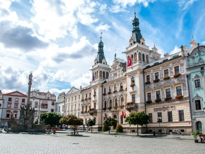Pierniki, rzeka i zabytki. To miasto w Europie przypomina Toruń