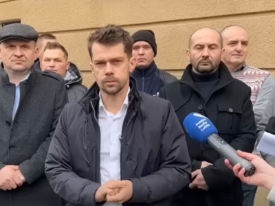 Wiceminister Michał Kołodziejczak zapłacił za dyplom Collegium Humanum?