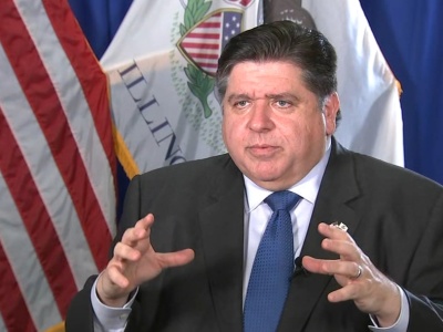 W czwartek J.B. Pritzker będzie bronił w Waszyngtonie statusu Illinois przyjaznego nielegalnym imigrantom