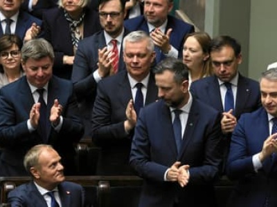 Jest wotum zaufania dla rządu. Za 243 posłów