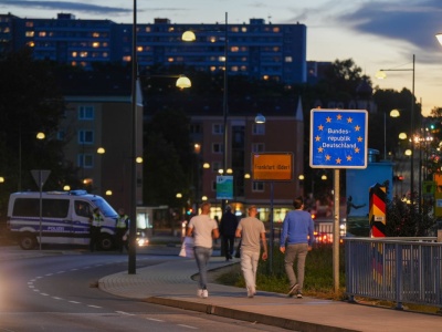Imigranci już nie chcą do Niemiec. Większość wybiera Polskę [SONDAŻ]