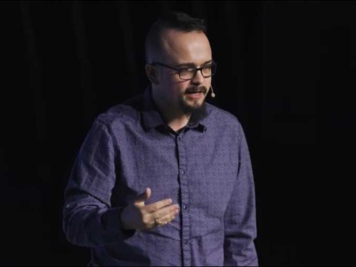 Szymon Pękala: bliskość online jest złudna. Internet nas rozdziela