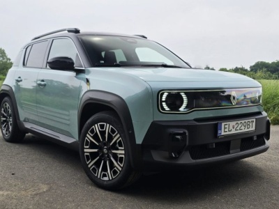 Renault 4 E-Tech już w Polsce. Jeździ i wygląda