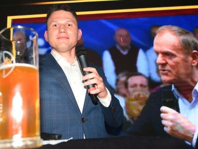 Tusk jak Probierz? Lider Konfederacji czyta w społecznych nastrojach