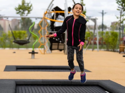 Trampoliny ziemne a aktywność fizyczna dzieci i młodzieży