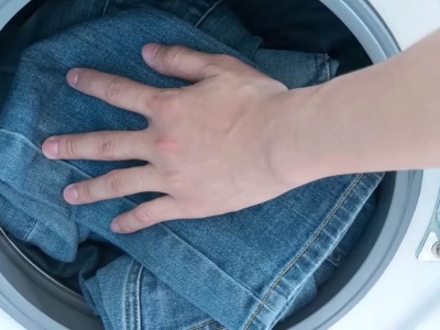 Nie pierz jeansów w tej temperaturze. Wyblakną i skurczą się