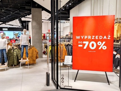 Reserved spódnice wyprzedaż - maxi modele to nr 1 dla 50-latek. Za połowę ceny też w H&M