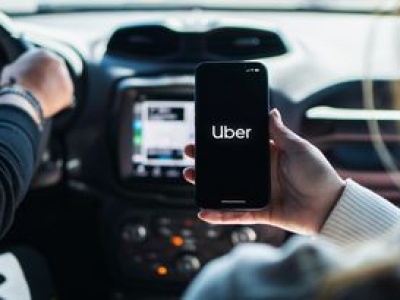 Uber drogi jak taksówki. Co się dzieje? 