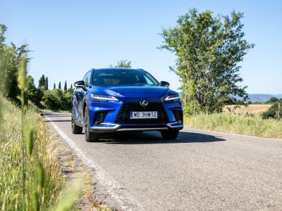 Jeździłem Lexusami z napędem PHEV. Dziś taka hybryda ma sens