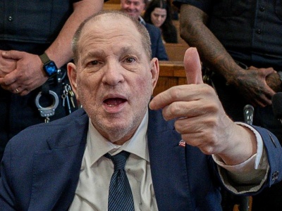Harvey Weinstein jednocześnie skazany i uniewinniony, w tym od zarzutów pewnej Polki. Ława przysięgłych się pokłóciła