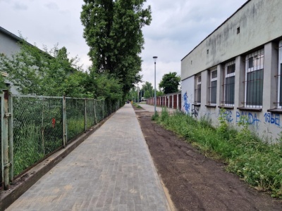 Nowy chodnik przy ulicy Bażyńskich w Toruniu już gotowy