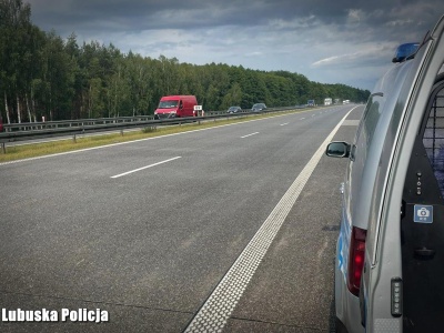 A2. Hulajnogą elektryczną po… autostradzie i pod prąd. Był pijany