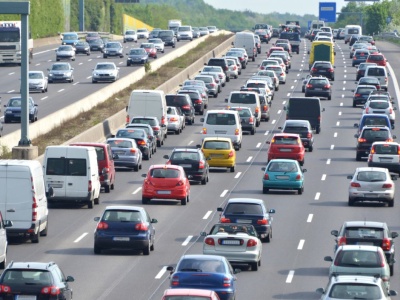 Zrezygnowali z auta i dostali premię 5,3 tys. zł. Miasto nie nadąża z rozdawaniem bonów