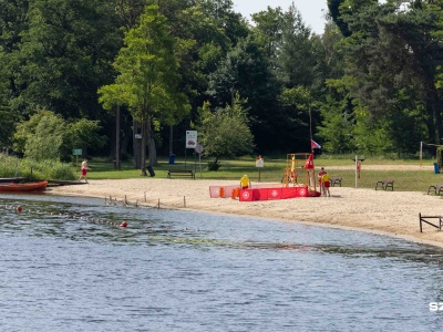 Szczecińskie kąpieliska otwarte, na jednym czerwona flaga [ZDJĘCIA]