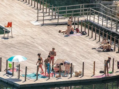 Zakrzówek budzi się na lato. Krakowianie już nie mogą się doczekać sezonu kąpielowego
