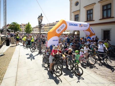 Tysiąc rowerzystów, tysiące przejazdów i miliony złotych na infrastrukturę rowerową w Rzeszowie?