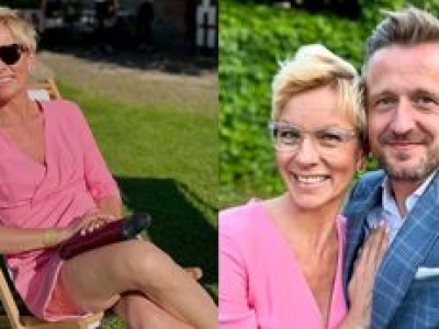 Anita Werner w różowej mini wyeksponowała NOGI DO NIEBA na weselu przyjaciół