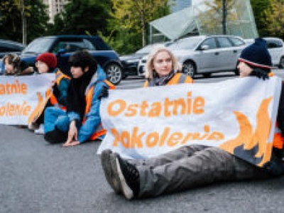 Klimatyści z Ostatniego Pokolenia skierowani do psychiatryka po blokadzie mostu w Warszawie