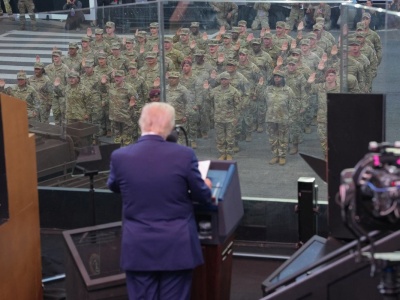 Parada w USA. Świat się śmieje. Są też wątpliwości ws. sponsorów