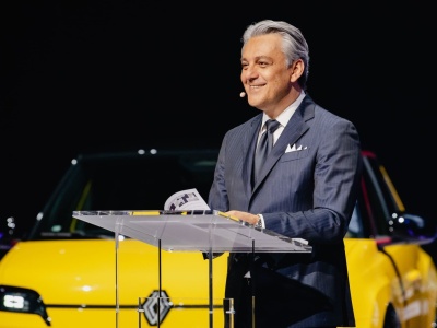 Szef Grupy Renault rezygnuje. Postawił na świat torebek i ciuszków