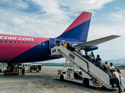 Wizz Air wydał komunikat. Nie tylko zawieszone połączenia. Niektóre loty będą dłuższe