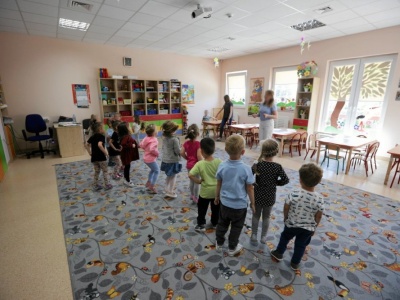 5 zwyczajów z przedszkola, których w domu zabraniam synom. Nauczycielki się dziwią