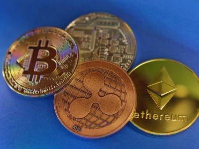 Analityk przewiduje wzrost XRP o 2 300% — czy altcoin powtórzy historyczne cykle?