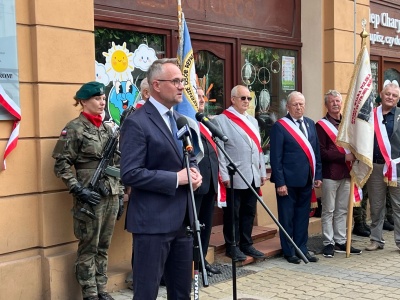 Za tą bramą zaczynały się: zniewolenie, tortury i śmierć. Bydgoszcz uczciła ofiary represji [zdjęcia]