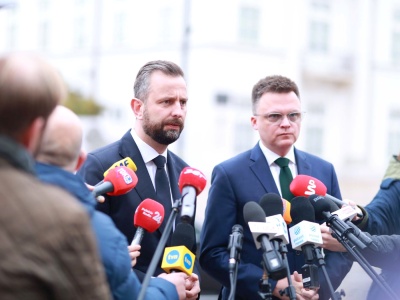 Koniec Trzeciej Drogi. PSL rzuca Hołownię przez SMS