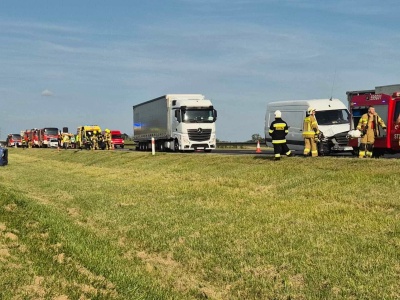 Wypadek na autostradzie A2, jedna osoba poszkodowana przewieziona do szpitala