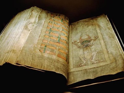 XIII-wieczna Biblia Diabła szokuje badaczy. Jej powstanie owiewa aura tajemnicy