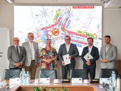 Ma być bezpieczniej i bez korków. Umowa na budowę ronda w Barcinie podpisana