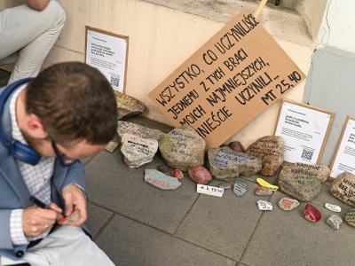 Protesty pod oknami biskupów i Nuncjaturą Apostolską. 
