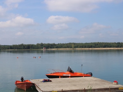 Rozpoczyna się sezon wypoczynku nad wodą. Ratownik WOPR ostrzega, gdzie w regionie nie pływać