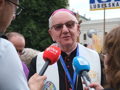Dyspensa od postu w piątek po Bożym Ciele 2025? Jest decyzja arcybiskupa Budzika