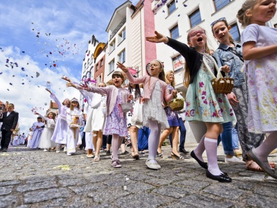Dzisiaj Boże Ciało. Którędy przejdą procesje? [ Wiadomości ]