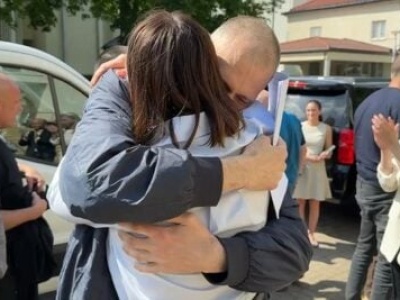 PILNE: Łukaszenka wypuścił męża liderki opozycji! (WIDEO)